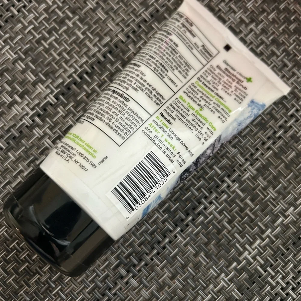 Garnier Clean+ Charcoal Scrub for Oily Skin - Picture 2 of 2